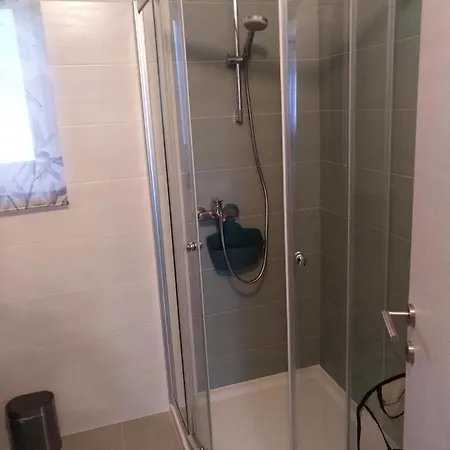 Ruby Apartment *